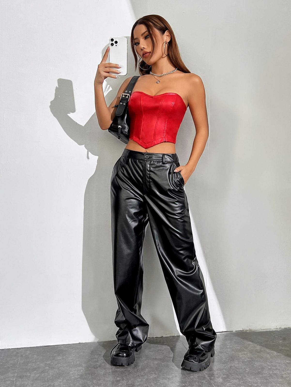Blusa Tipo Corset Ajustado en Cuerina - Image 3