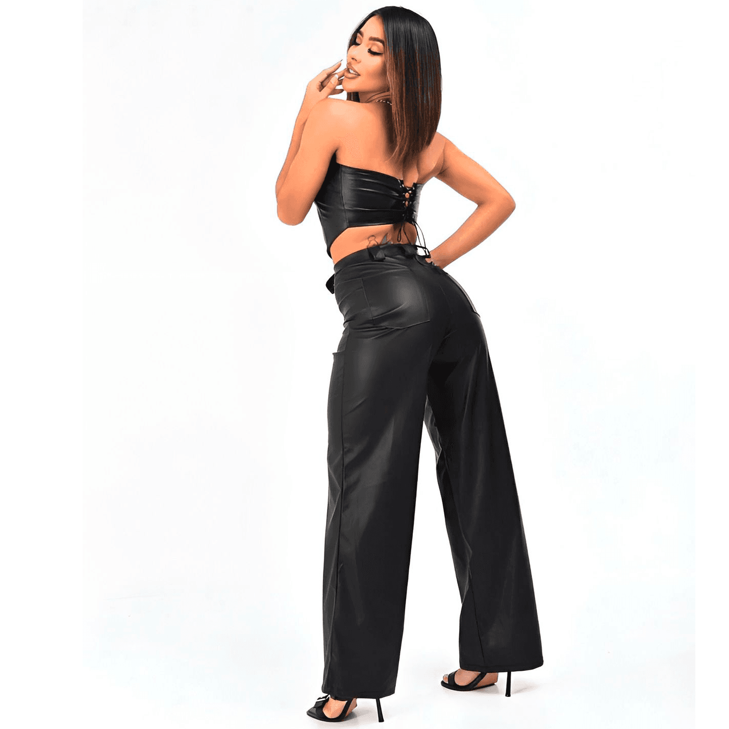 Pantalón elegante con un aire moderno y versátil - Image 2