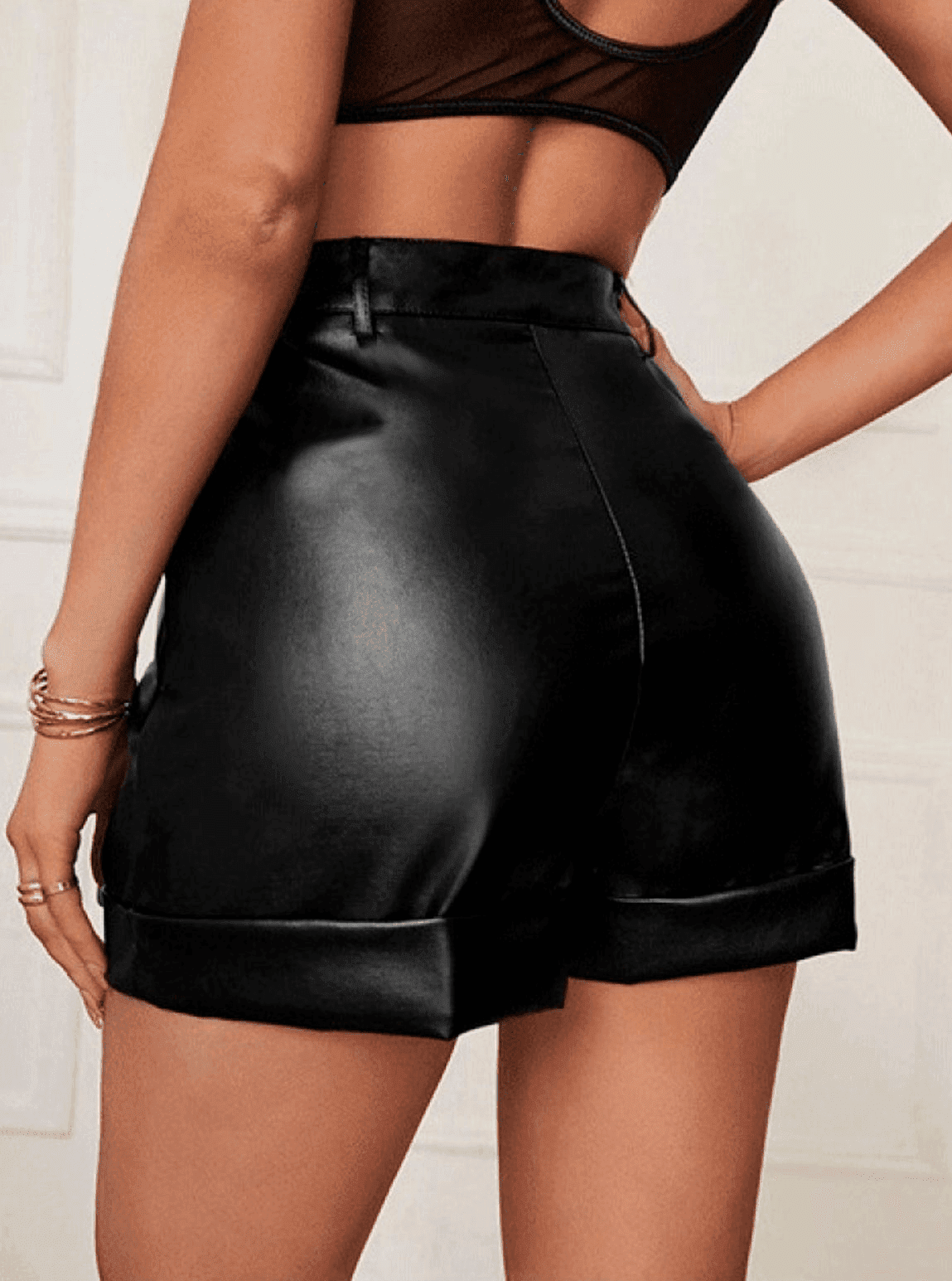 Shorts Ancho con Bolsillos y Detalles Elegantes - Image 2