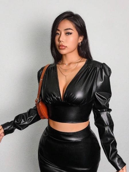 Blusas Elegante Diseño Escotado y Mangas Largas - Image 2