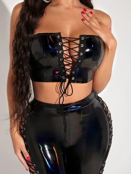 Conjunto Seductor en Charol Con Aberturas - Image 4