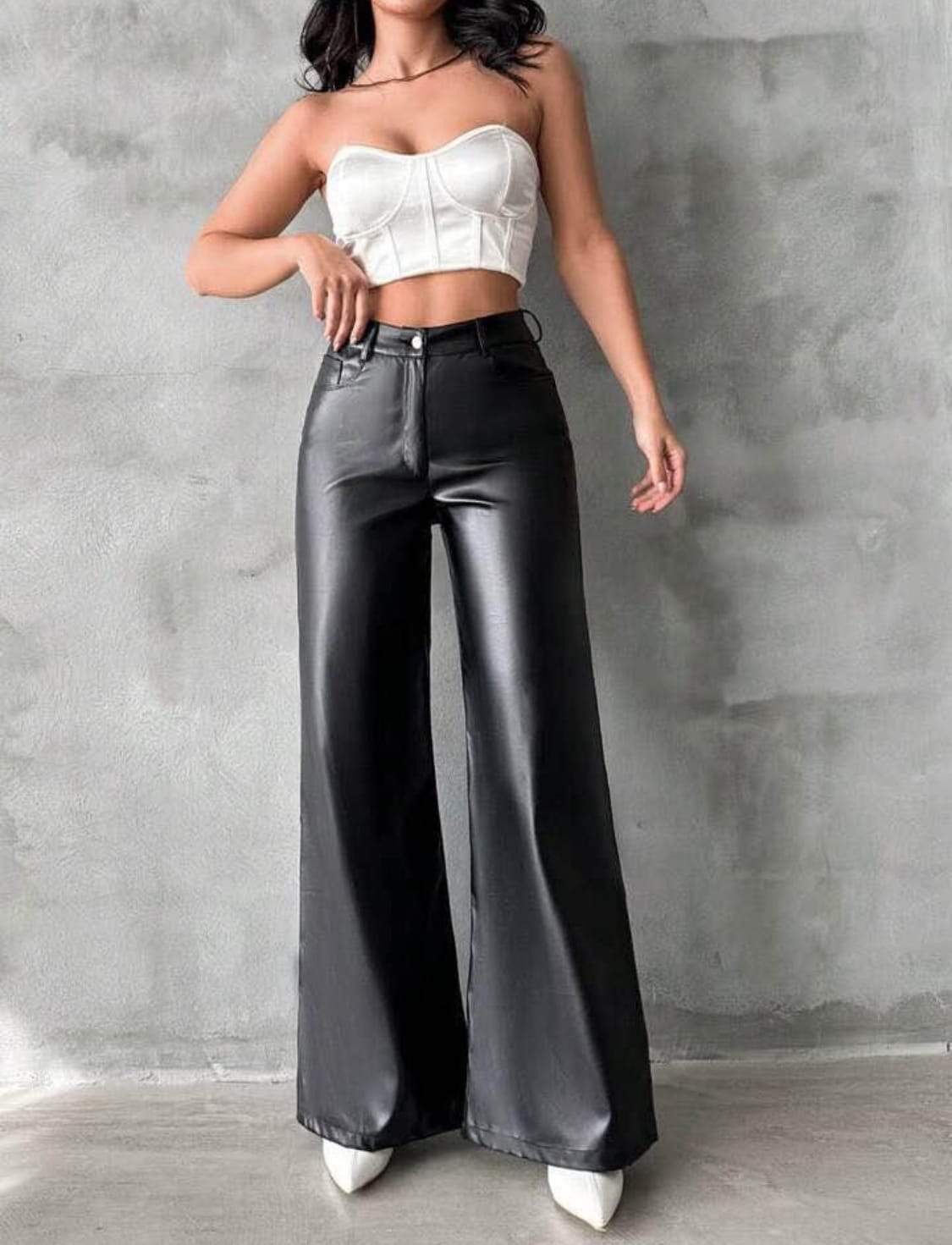 Pantalón cuerina Bota Recta Pretina Delgada y Bolsillos - Image 4